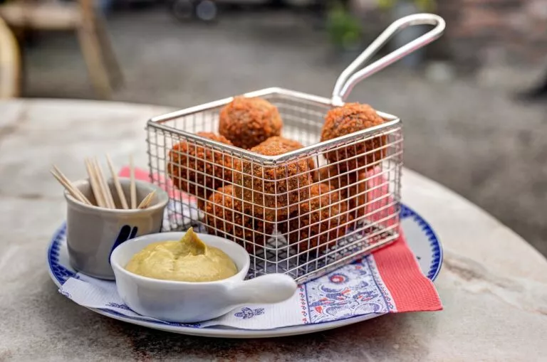 famous-dutch-bitterbals
